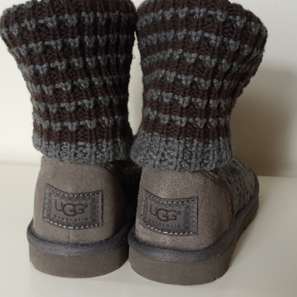 UGG Australia Women's Leland Knit Boots 6 - Picture 2 of 7